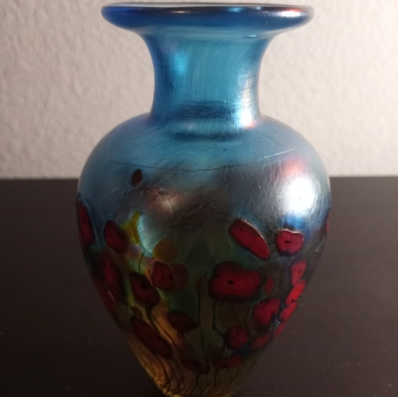 STUNNING Robert Held Canada Handpainted Blue Stretch Art Glass 5" Bud Vase. - Picture 2 of 6